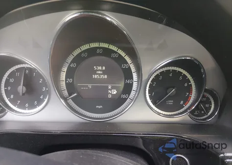 2011 Mercedes-Benz E 550 z USA, uszkodzony, nr VIN WDDHF7CB9BA371197